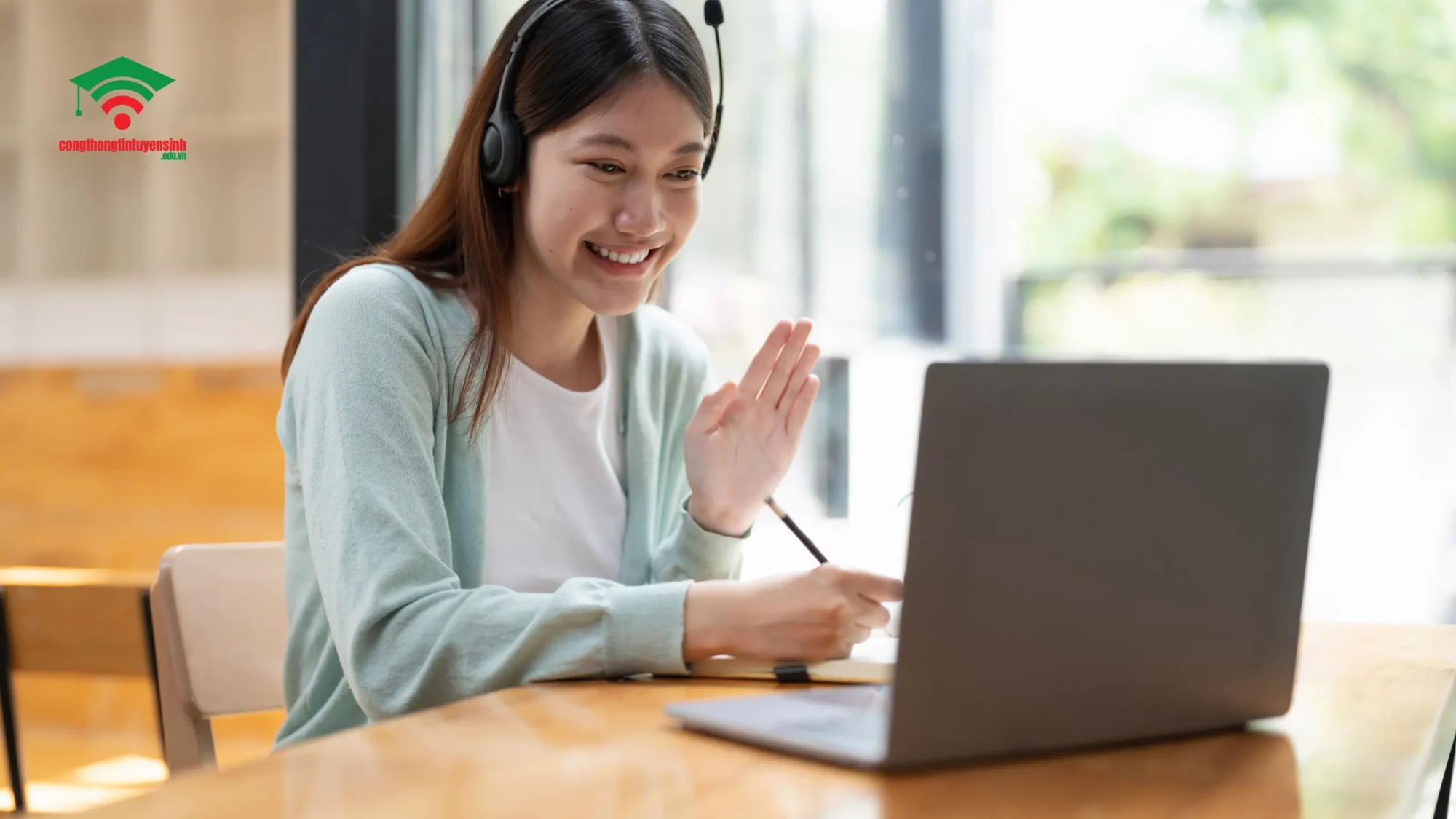 Đại học từ xa Ngôn ngữ Anh là gì?