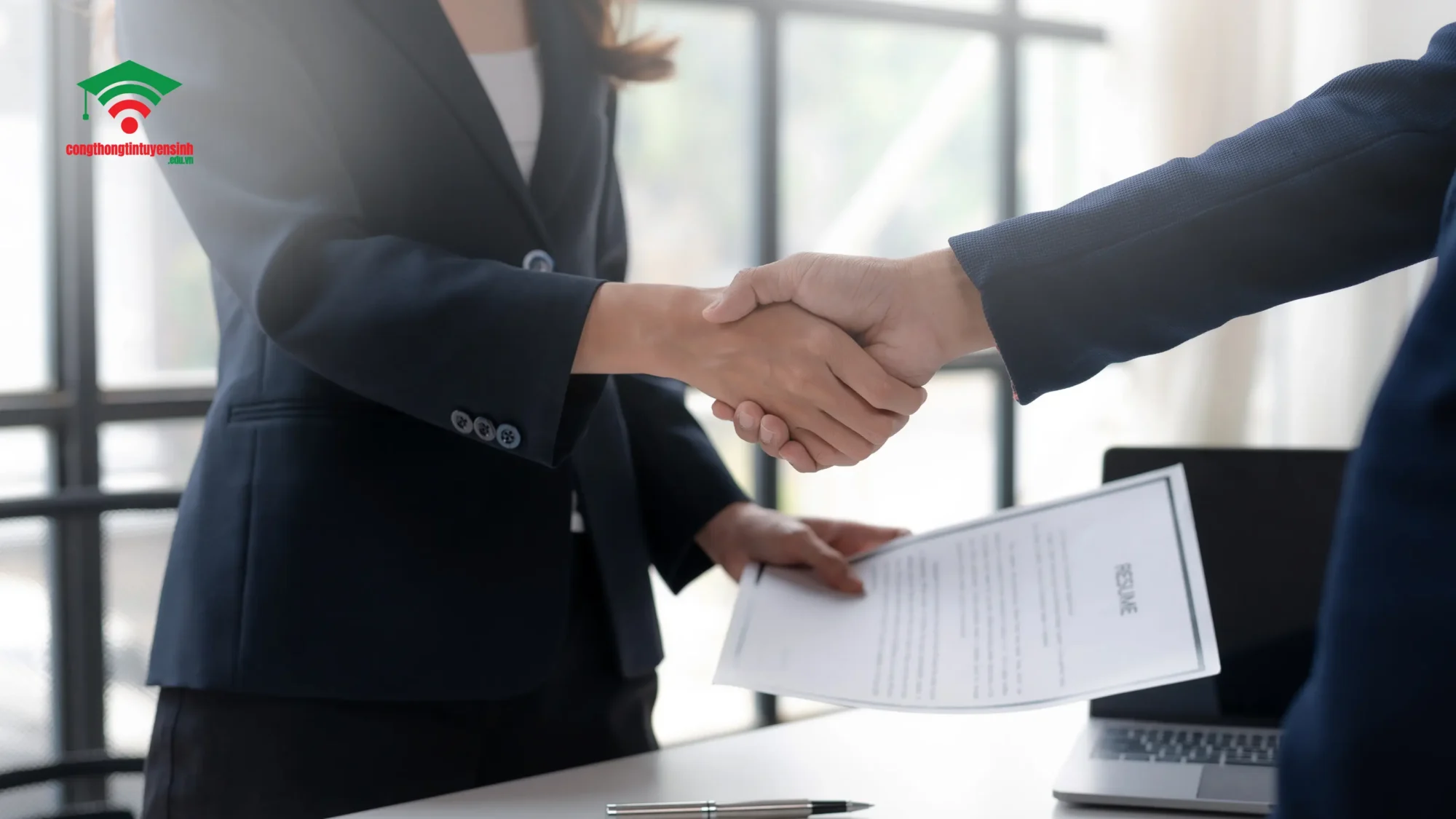 Ngôn ngữ Anh – Một ngành học đa dạng cơ hội việc làm