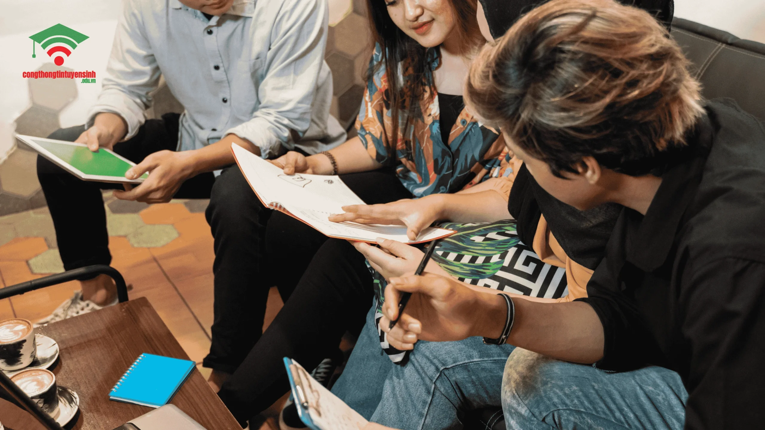 So sánh chi tiết hệ vừa học vừa làm và hệ chính quy