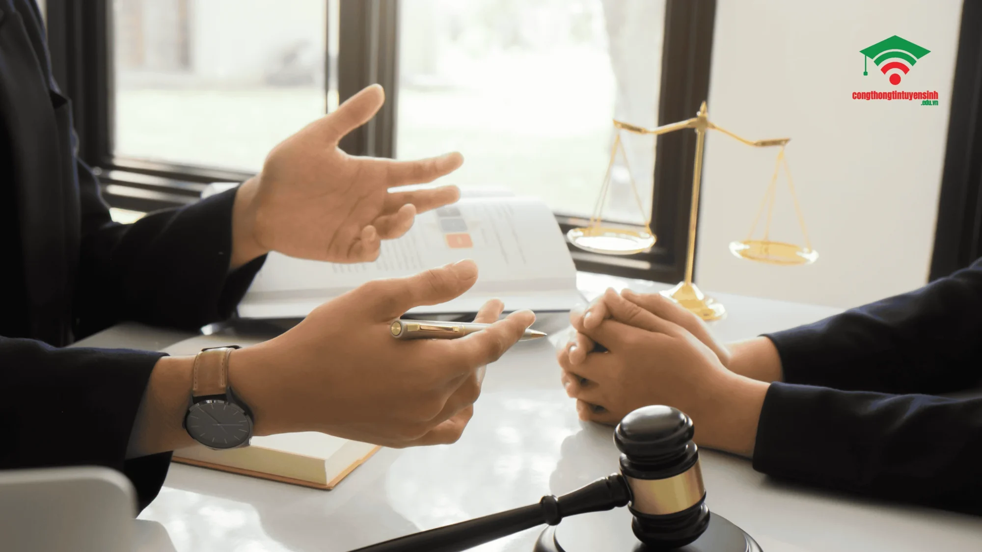 Các yếu tố ảnh hưởng đến mức lương của Luật sư Kinh tế