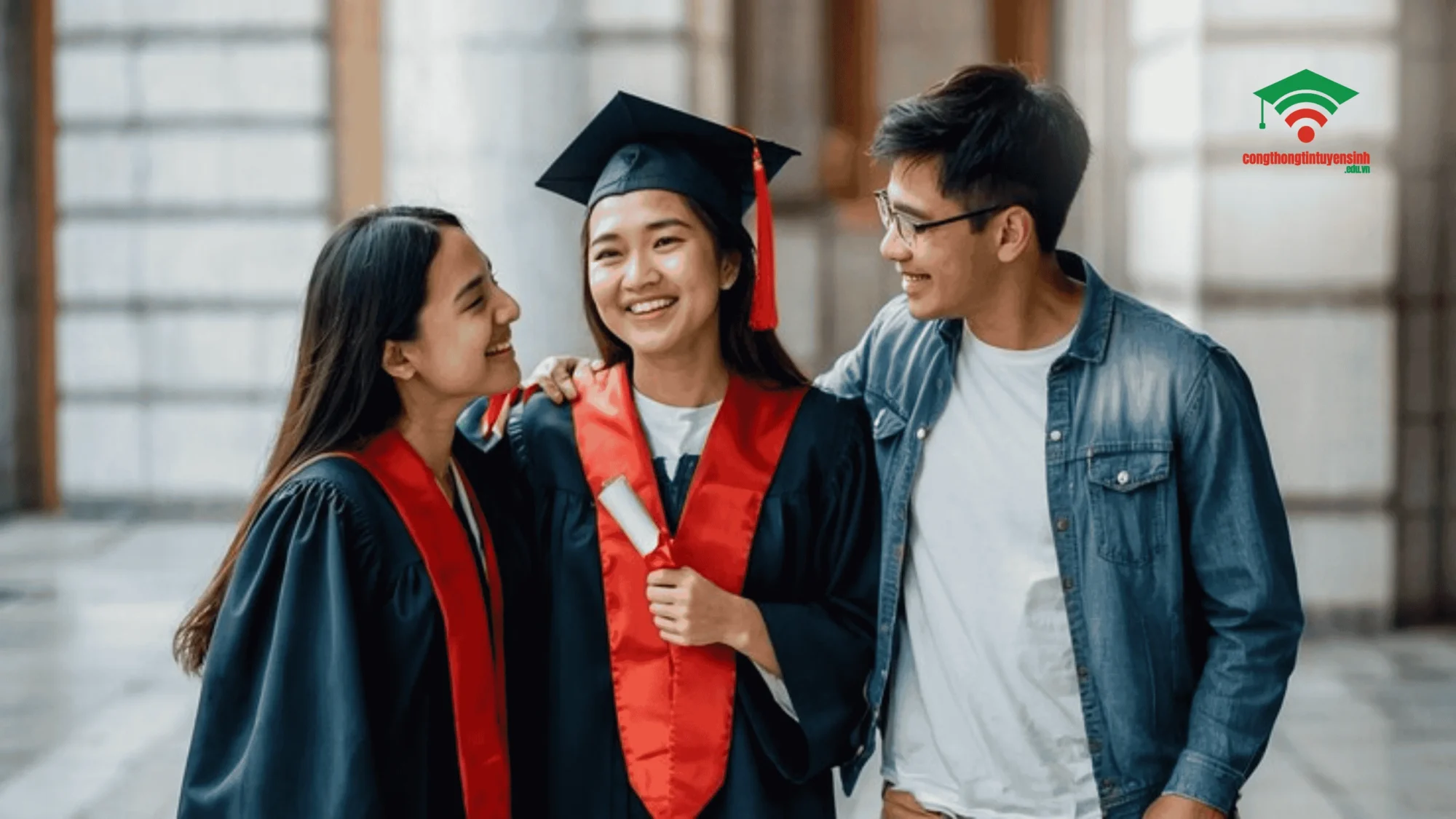 So sánh giá trị pháp lý giữa bằng đại học từ xa và bằng chính quy