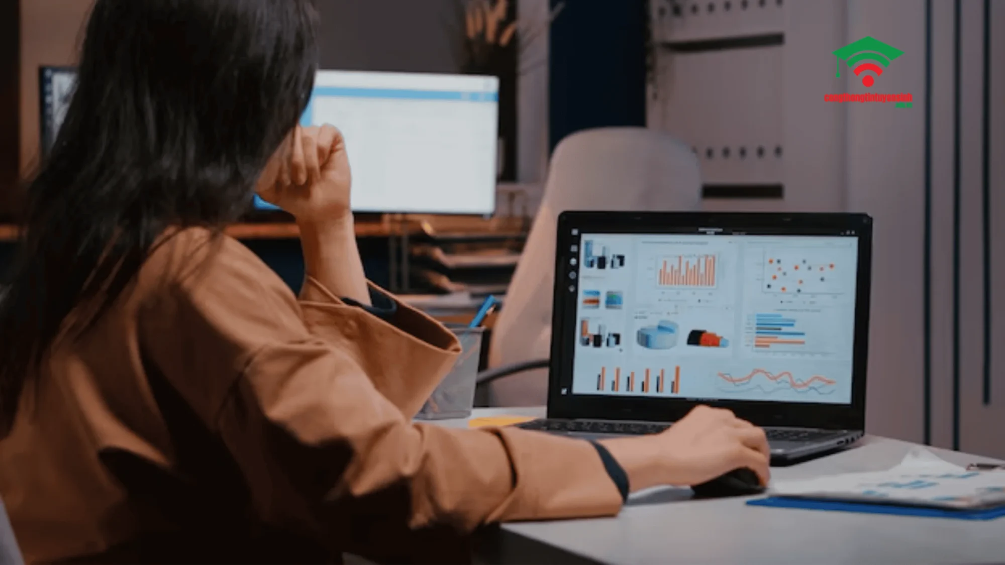 Thắc mắc liên quan đến câu hỏi Kế toán doanh nghiệp học những môn gì
