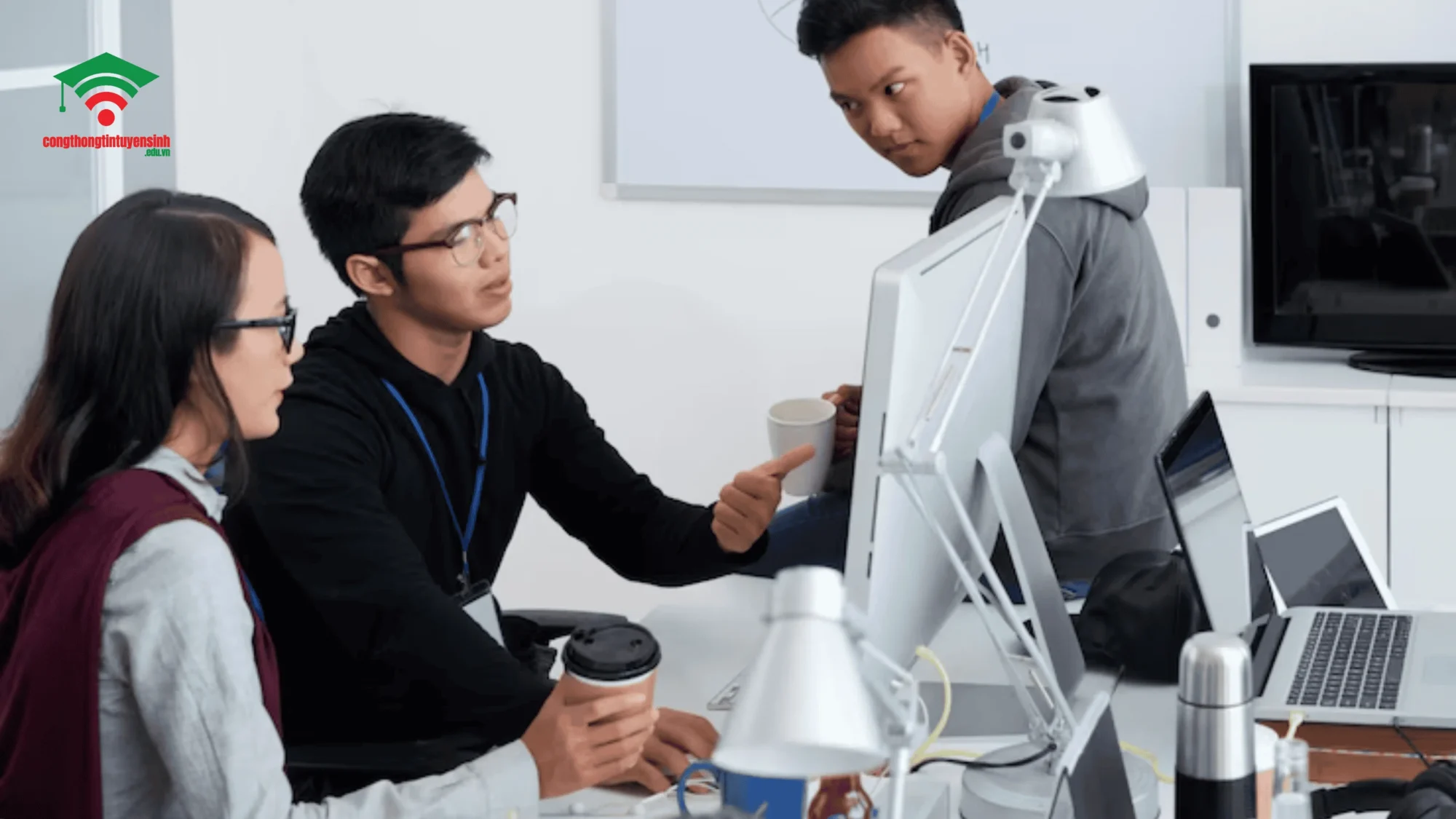 Thắc mắc liên quan đến câu hỏi ngành kỹ thuật điện điện tử học trường nào