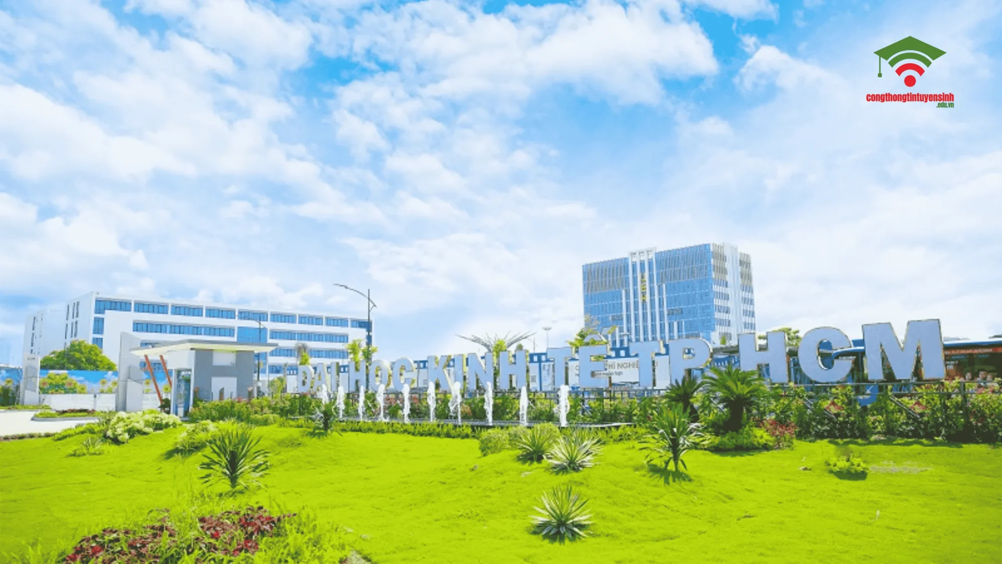 Top 10 các trường đại học có hệ vừa học vừa làm Đại học Kinh tế TPHCM UEH