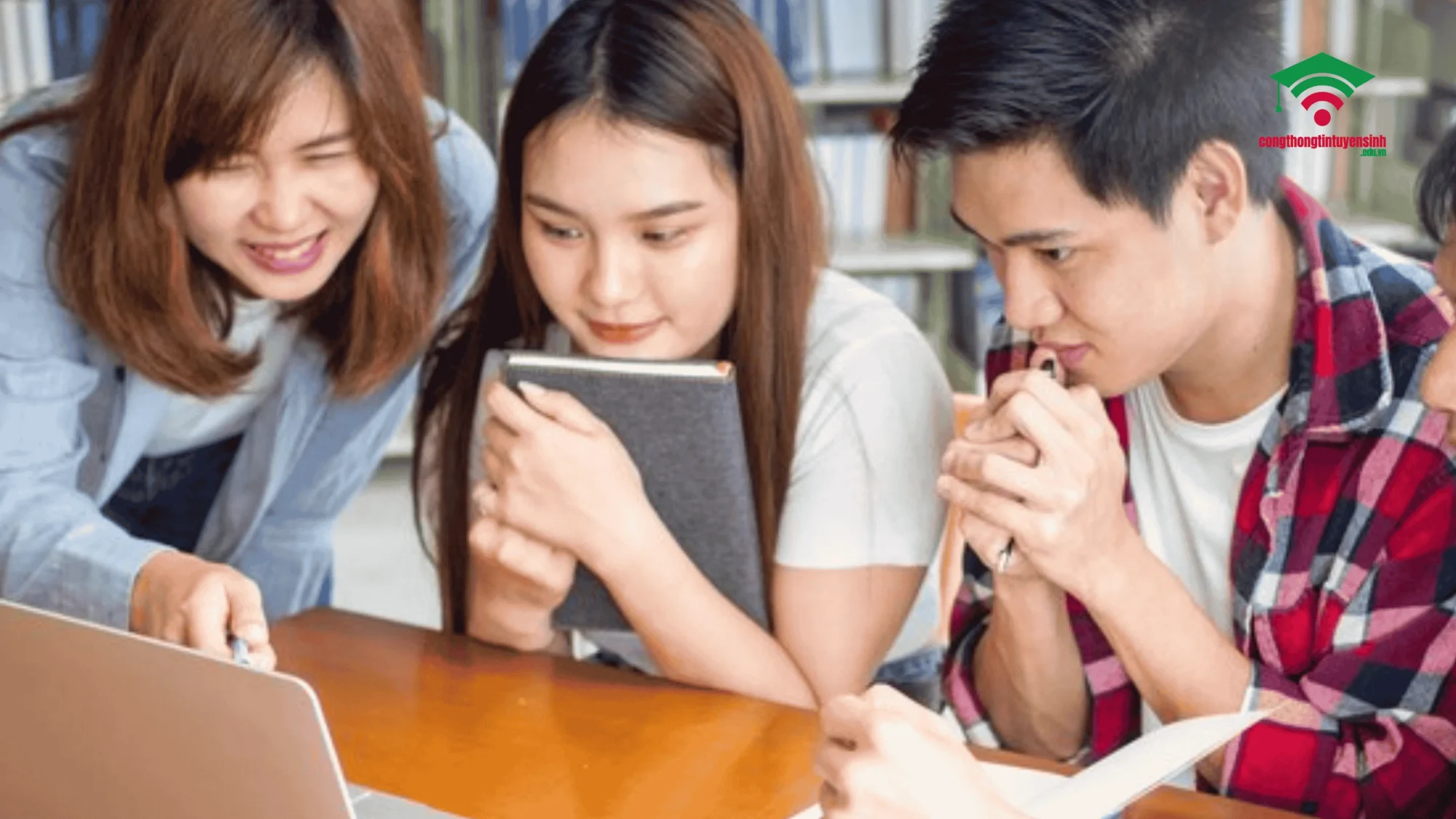 Tương lai của sinh viên học hệ vừa học vừa làm Cơ hội, thách thức và hướng đi đúng đắn