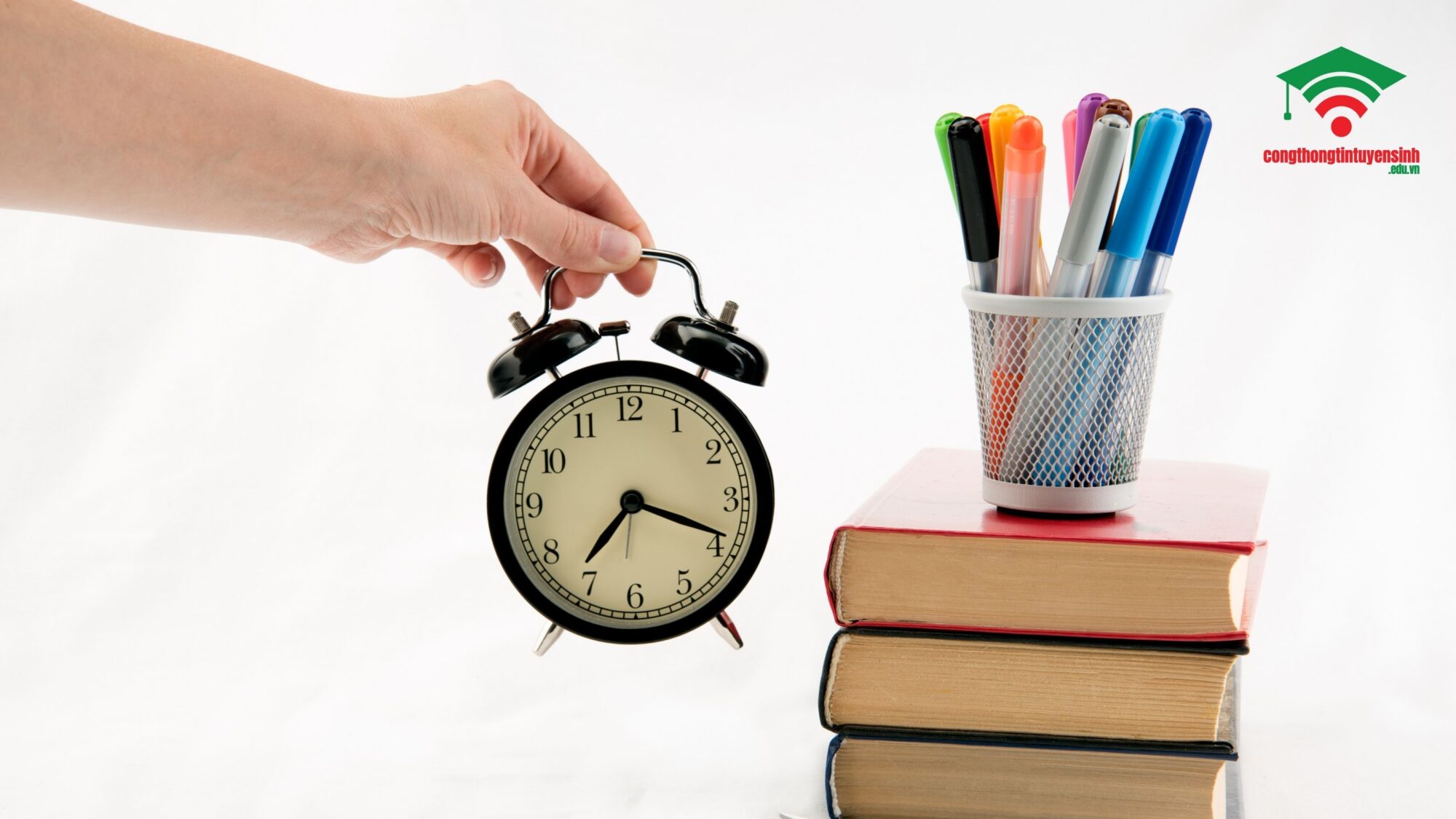 Thắc mắc liên quan về câu hỏi học Ngôn ngữ Anh Văn bằng 2 bao nhiêu năm